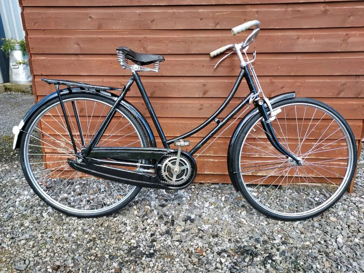 Vintage high nelly bike - Image 1