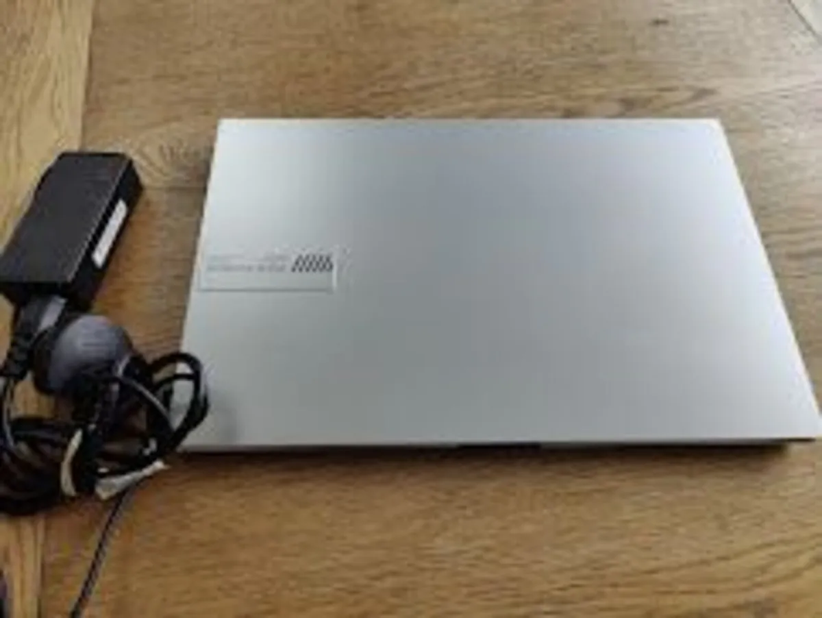 Asus Vivobook Premium Laptop Ryzen 5 7520U/8GB DDR - Image 4