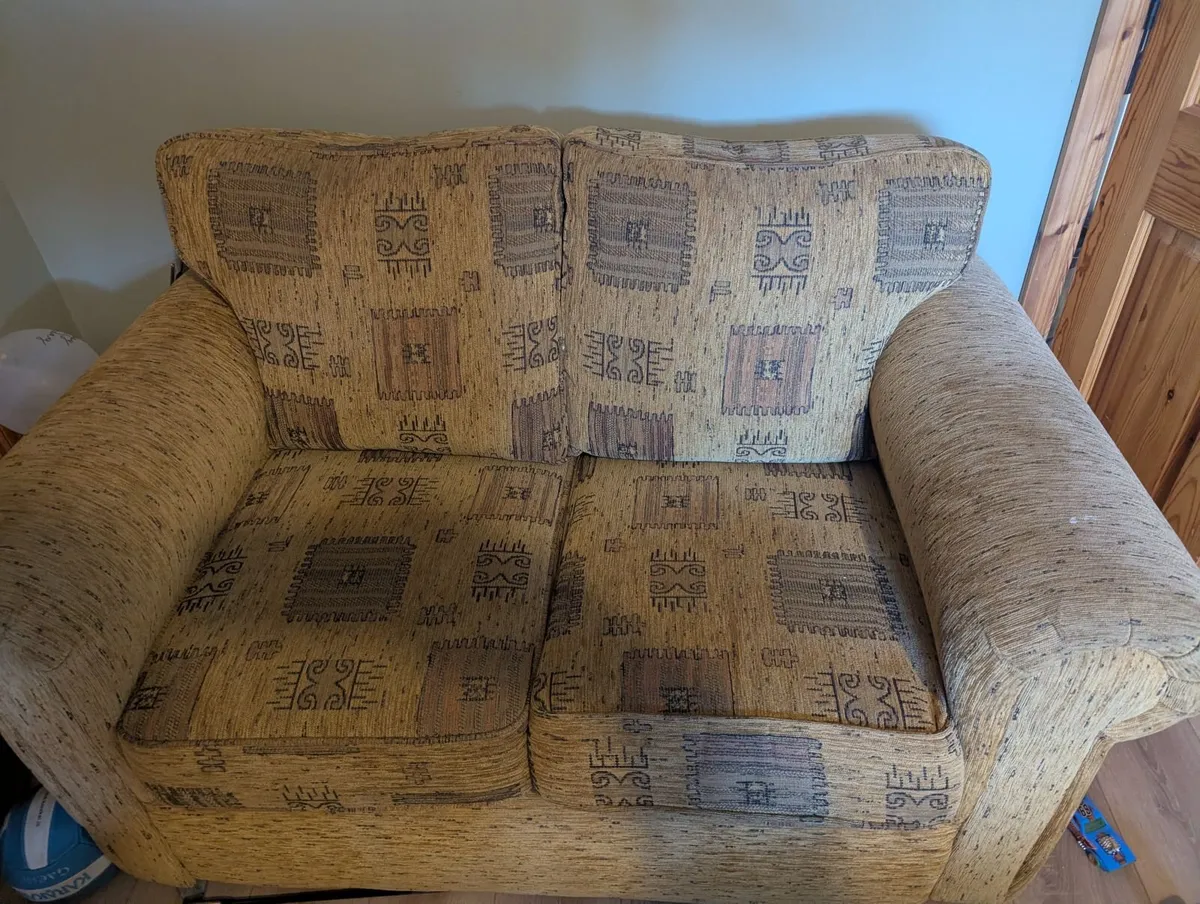 2 seater Couch - Image 1