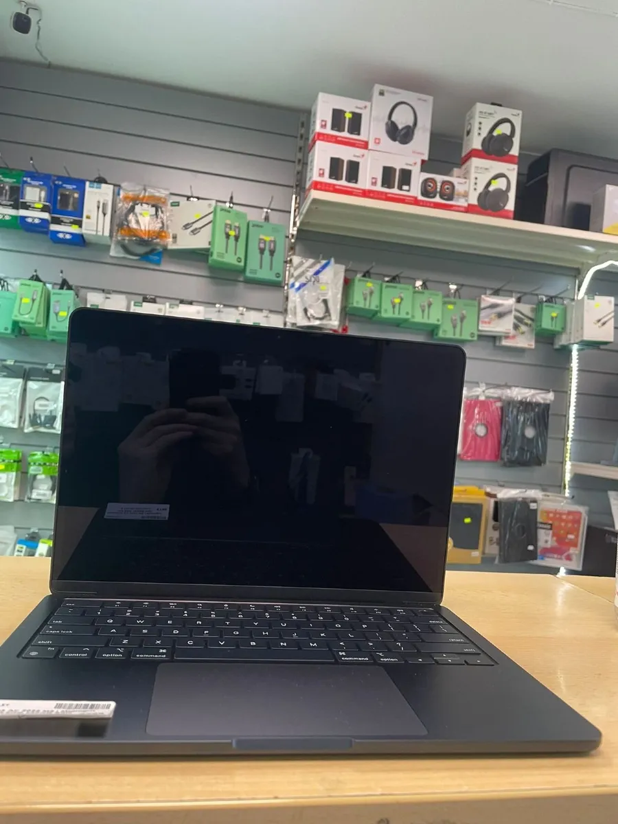 Macbook Air 2022 M2 | Midnight Blue - Image 1