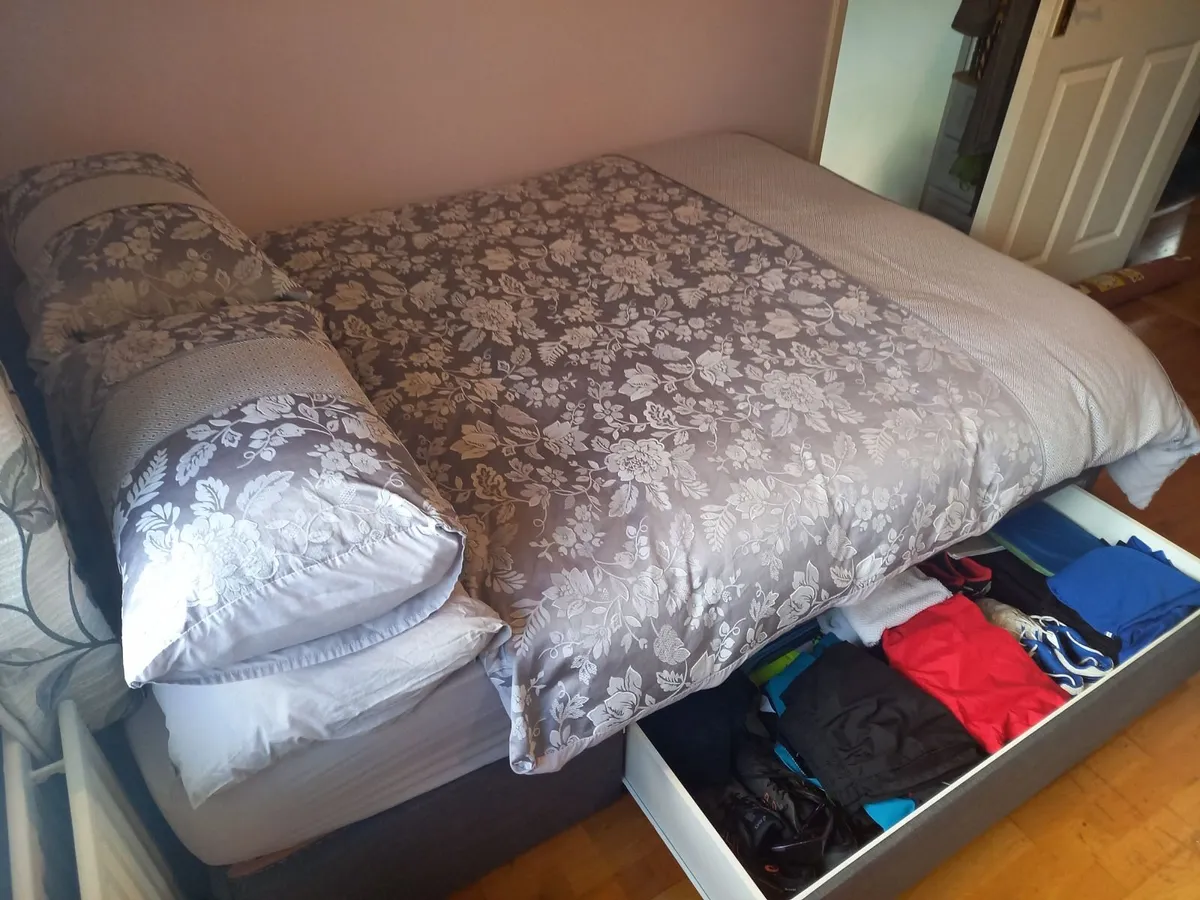 Divan bed base with storage - Image 2