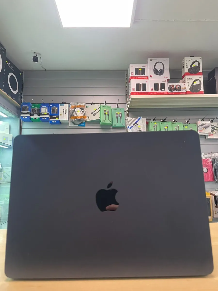 Macbook Air 2022 M2 | Midnight Blue - Image 2