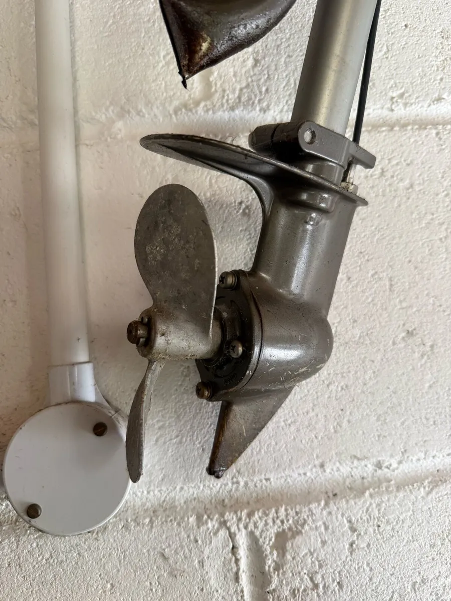 Outboard Motor - Image 2