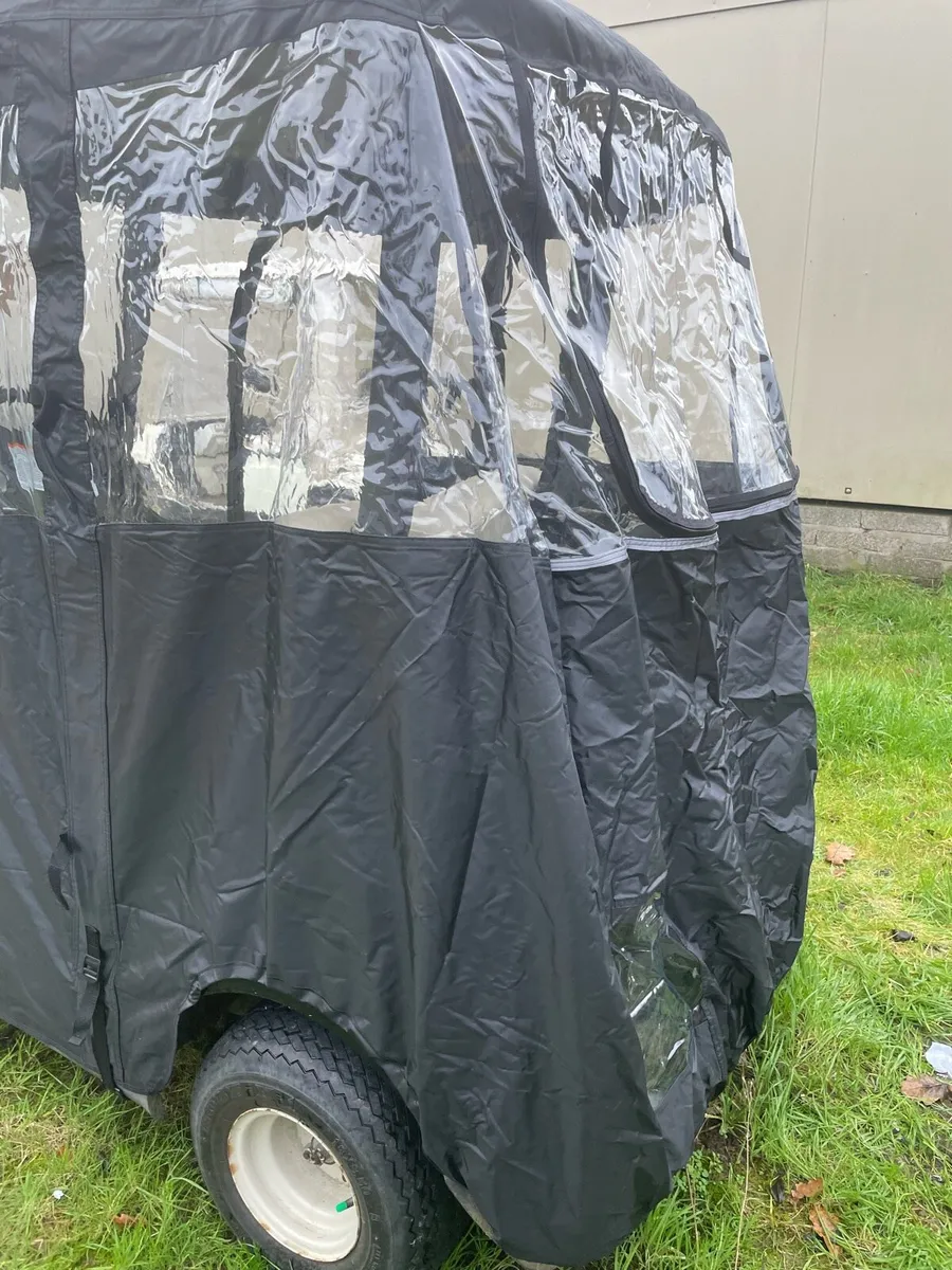Golf buggy with rain cover - Image 2