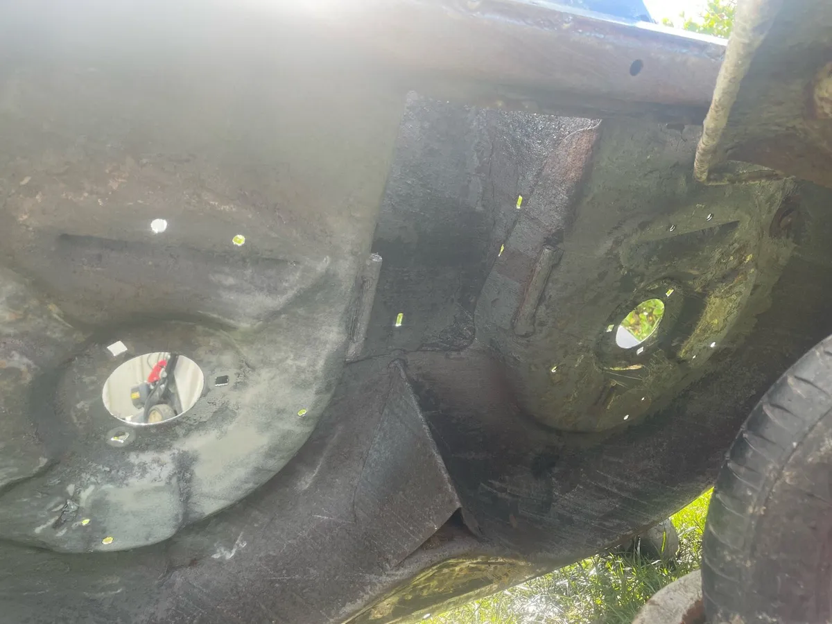 40 inch deck for ride on mower - Image 4