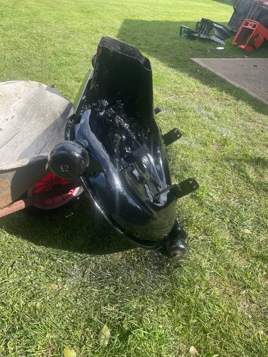 40 inch deck for ride on mower - Image 2