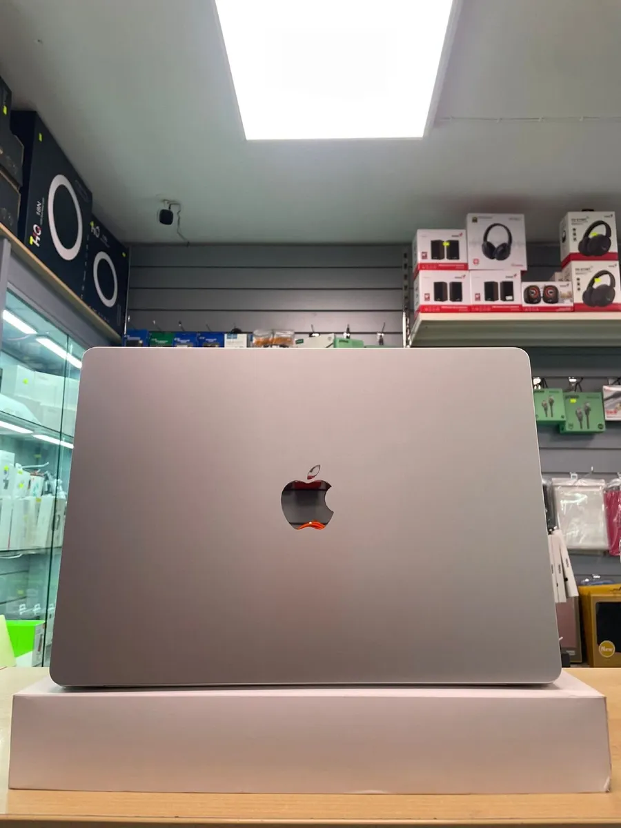 Macbook Air 15" 2023 | Silver - Image 2