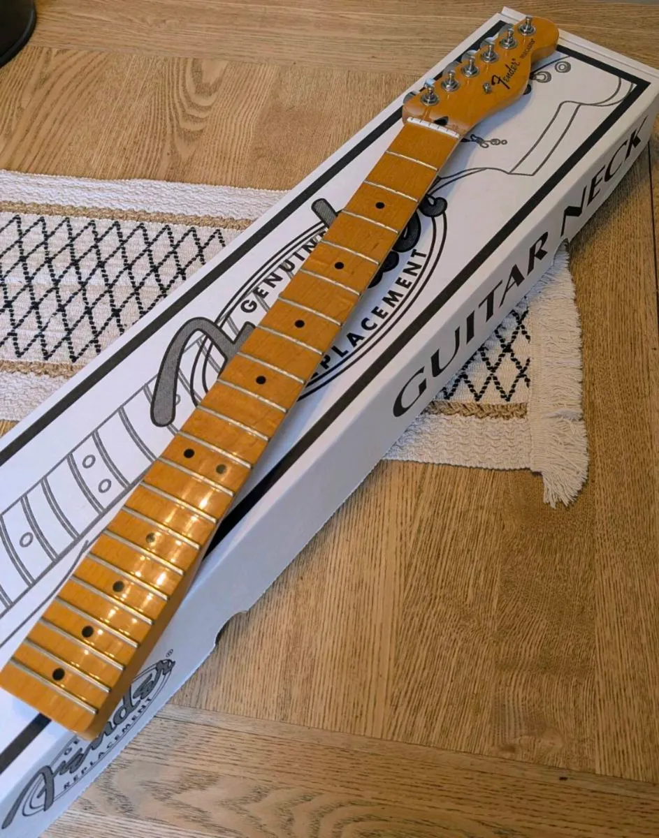 Fender Telecaster MIM Maple Neck and Tuners - Image 2