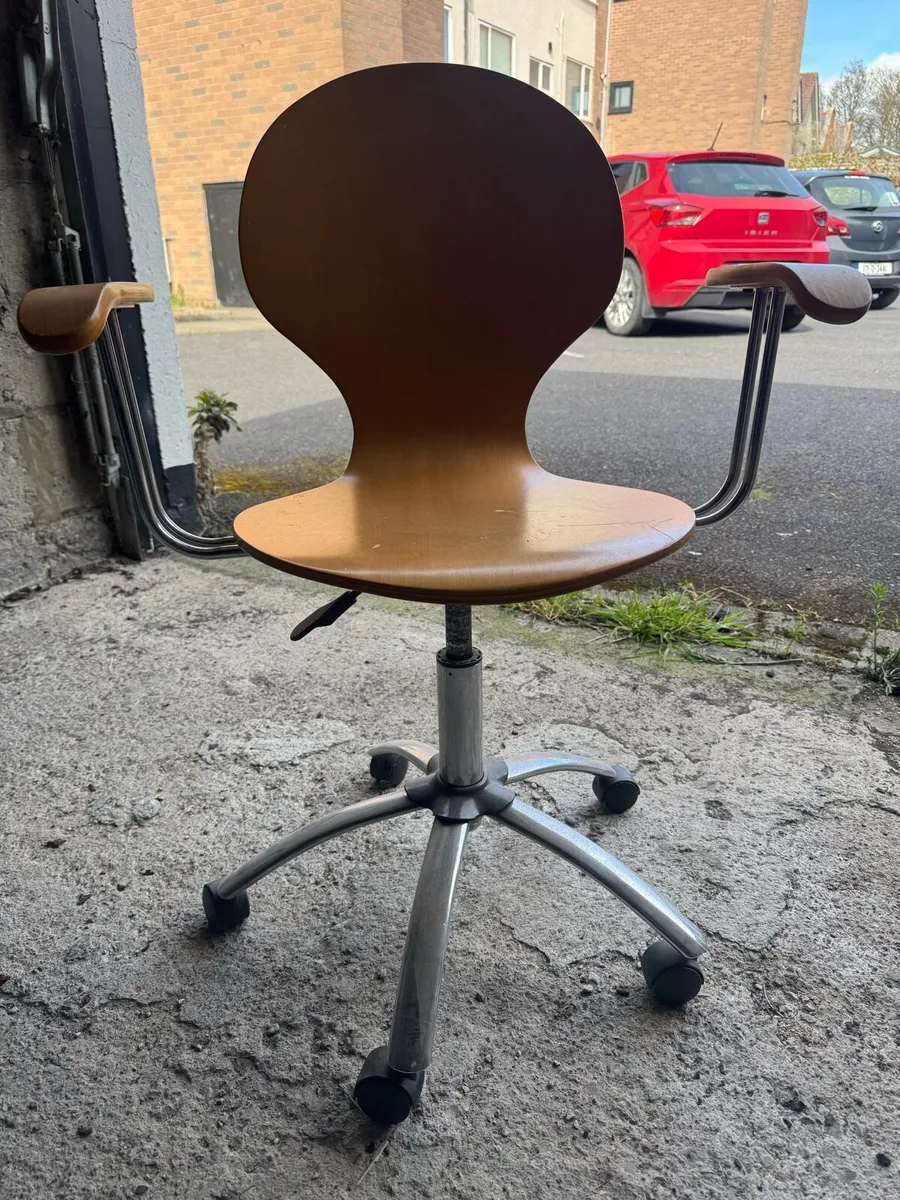 Desk chair - Image 1