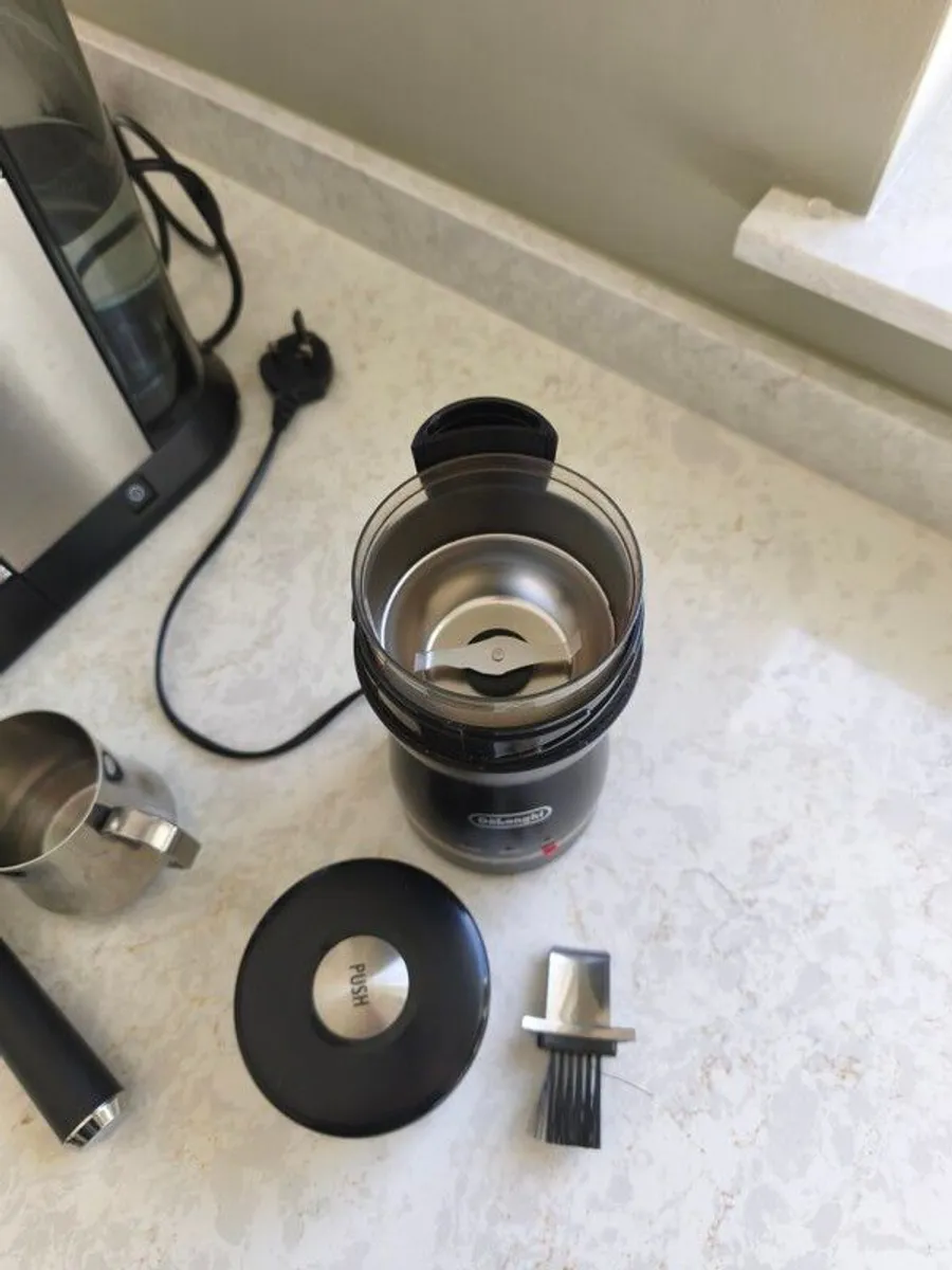 Delonghi coffee machine - Image 3