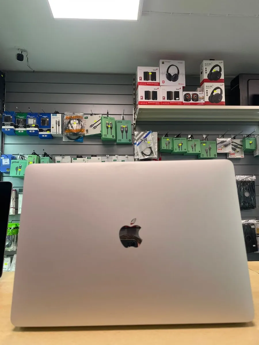 Apple MacBook Air 2020 | Silver - Image 2