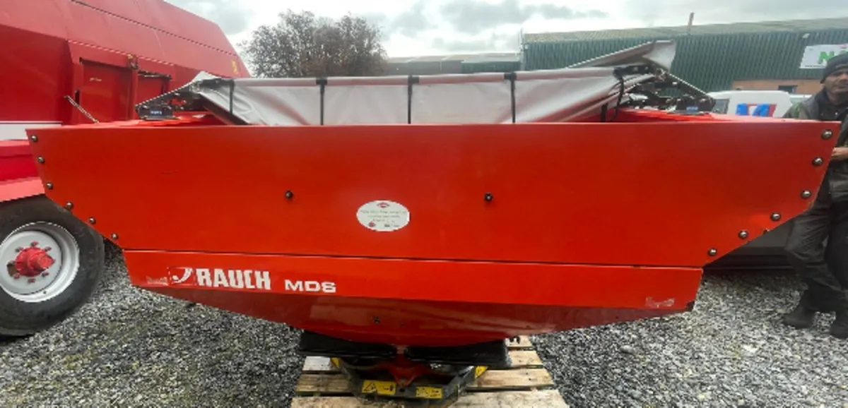 Rauch 2tonne spreader - Image 2