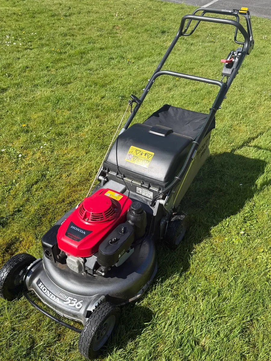 Honda industrial lawnmower - Image 1