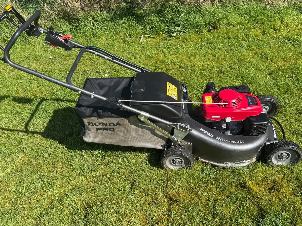 Honda industrial lawnmower - Image 4