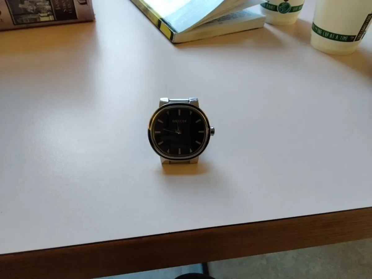 nixon men's watch - Image 1