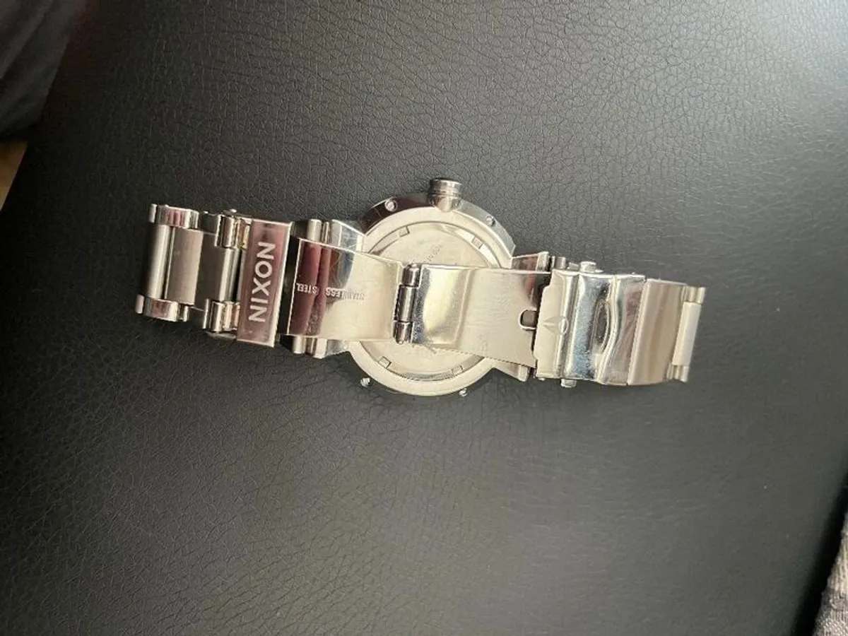 nixon men's watch - Image 4