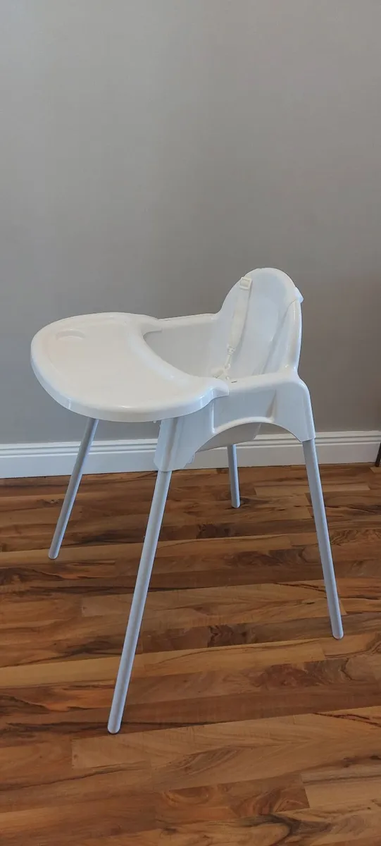 Baby high chair - Image 1