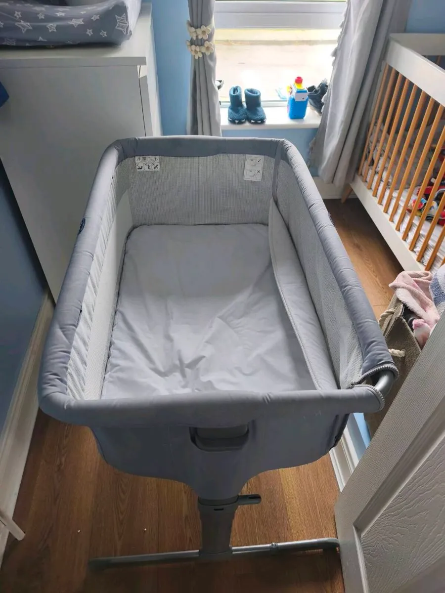 Chicco next to me - Image 3