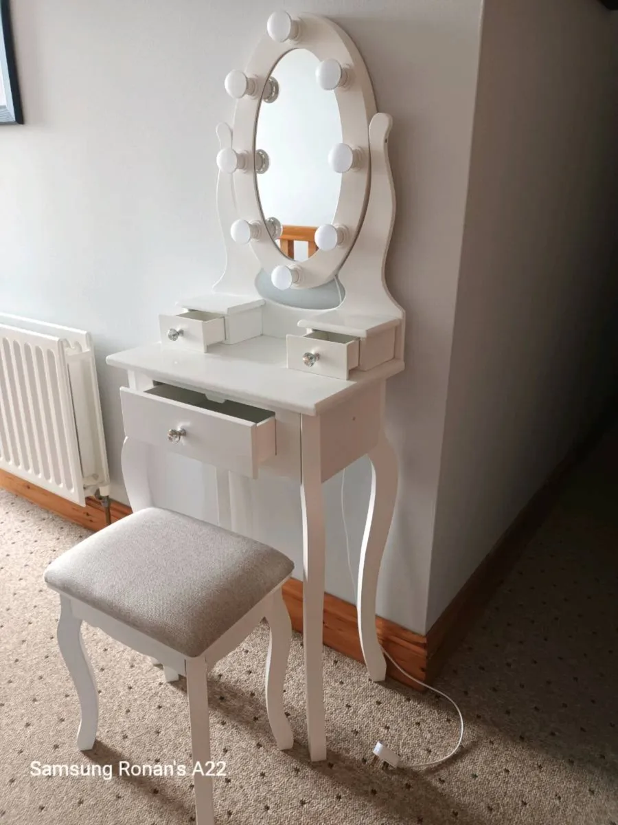 Vanity Table with Stool - Image 4