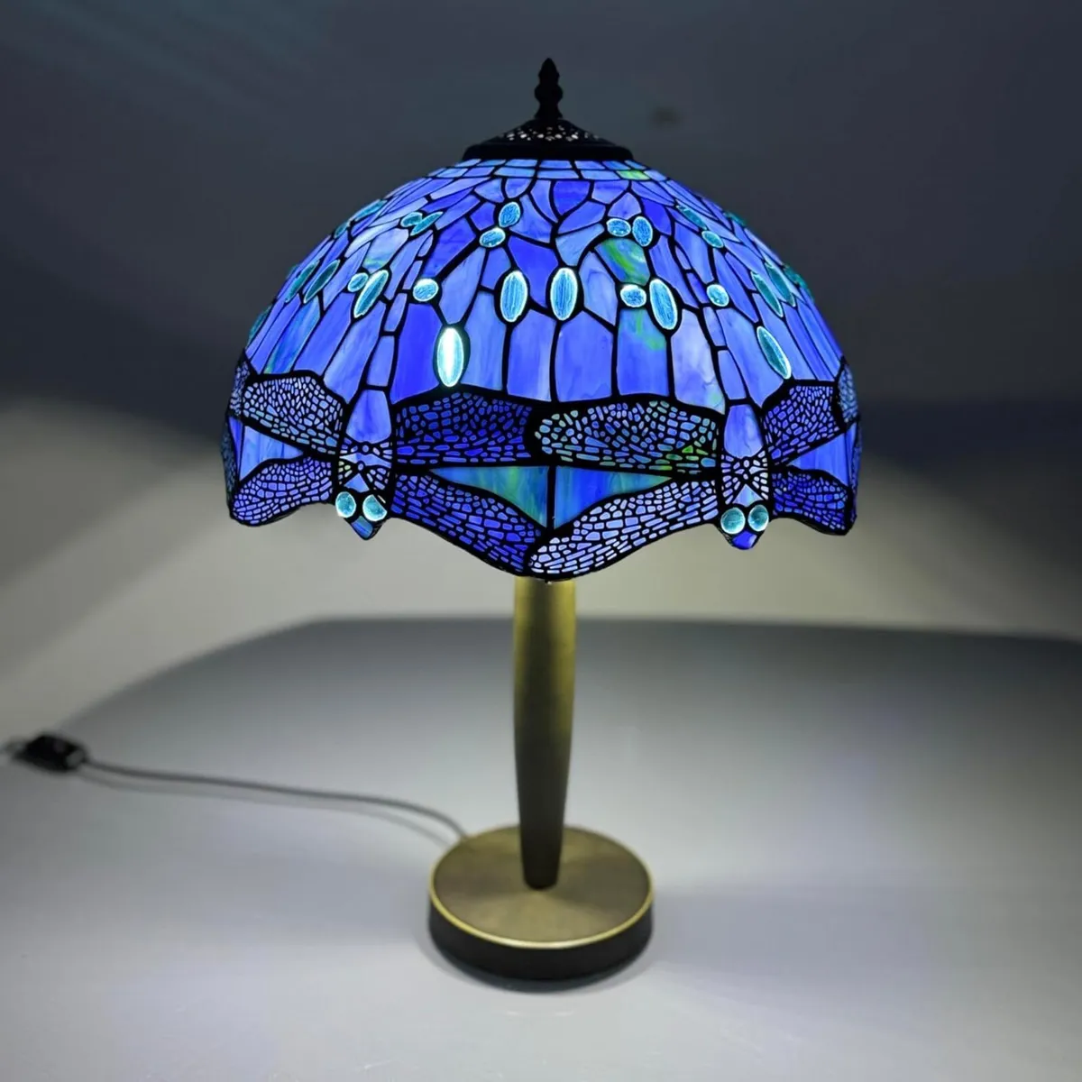 Tiffany Table Lamp 16 inch Handcrafted Stained - Image 2