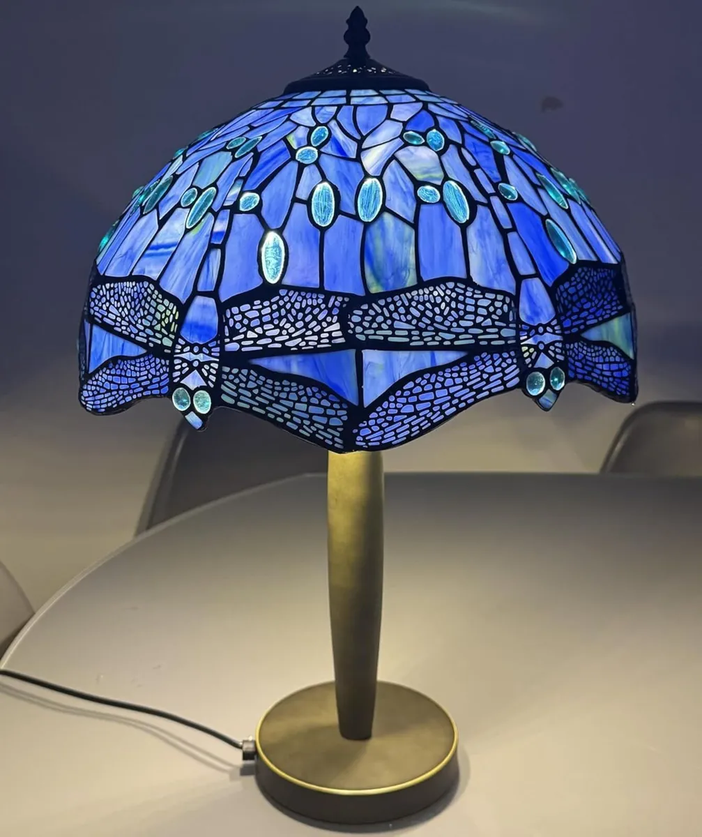 Tiffany Table Lamp 16 inch Handcrafted Stained - Image 4