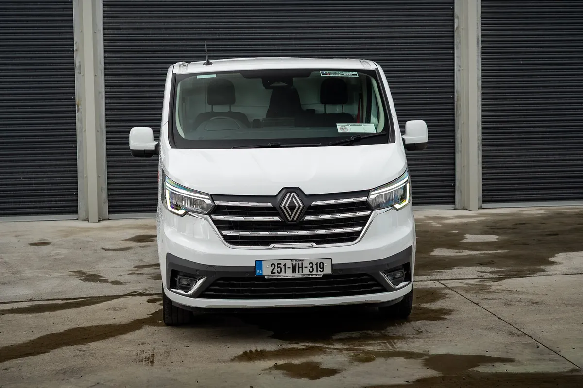 251 Renault Trafic Exclusive - Image 3