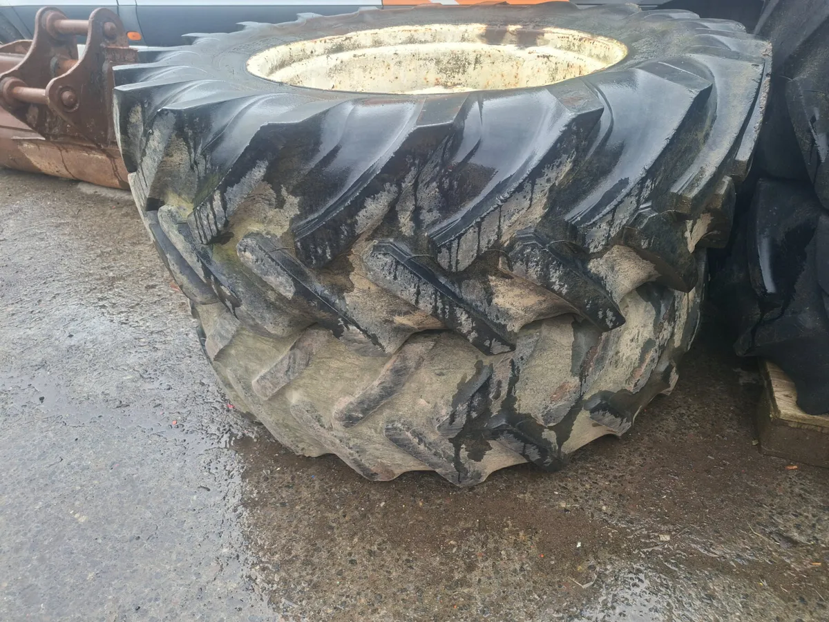 16.9x34. To suit Ford 5000.  7000.     6600.  7600 - Image 3