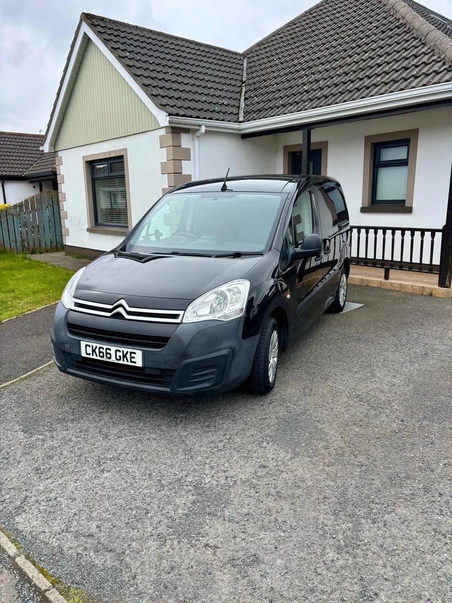 Citroen Berlingo 2017 - Image 2