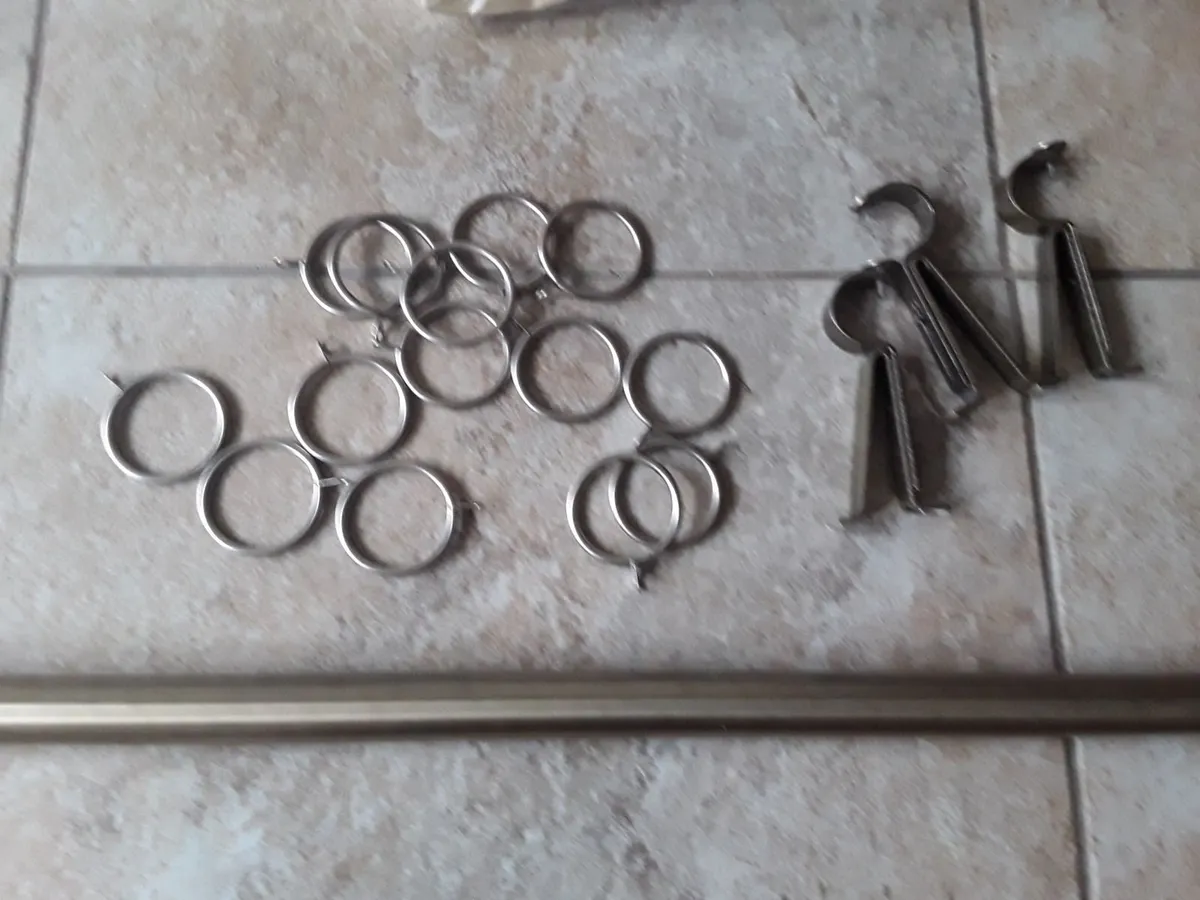 Heavy metal extendable curtain pole - Image 2