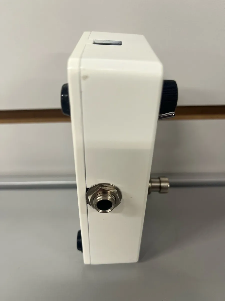 Electro-Harmonix Holy Grail NEO Pedal - Image 4