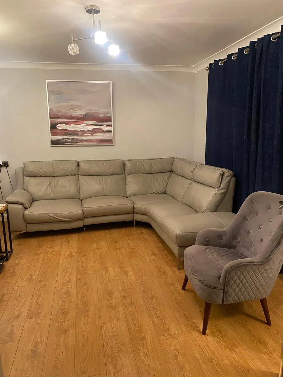 L Shaped leather couch - Image 2