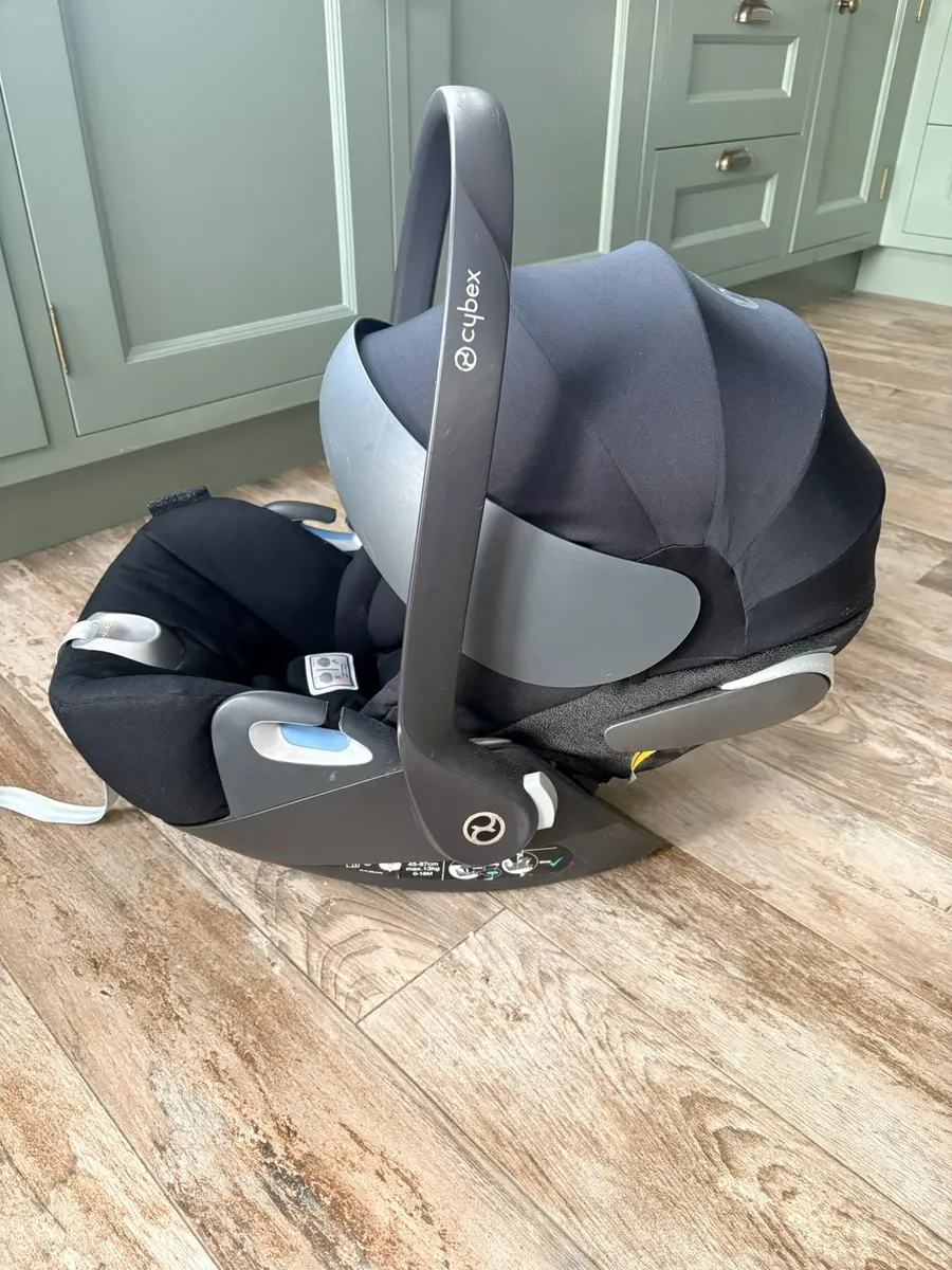 Cybex car seat - Image 1