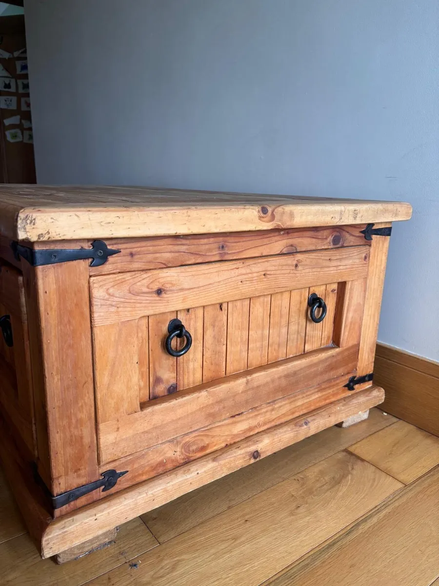 Mexican Pine Chest Coffee Table with Glass Top - Image 2