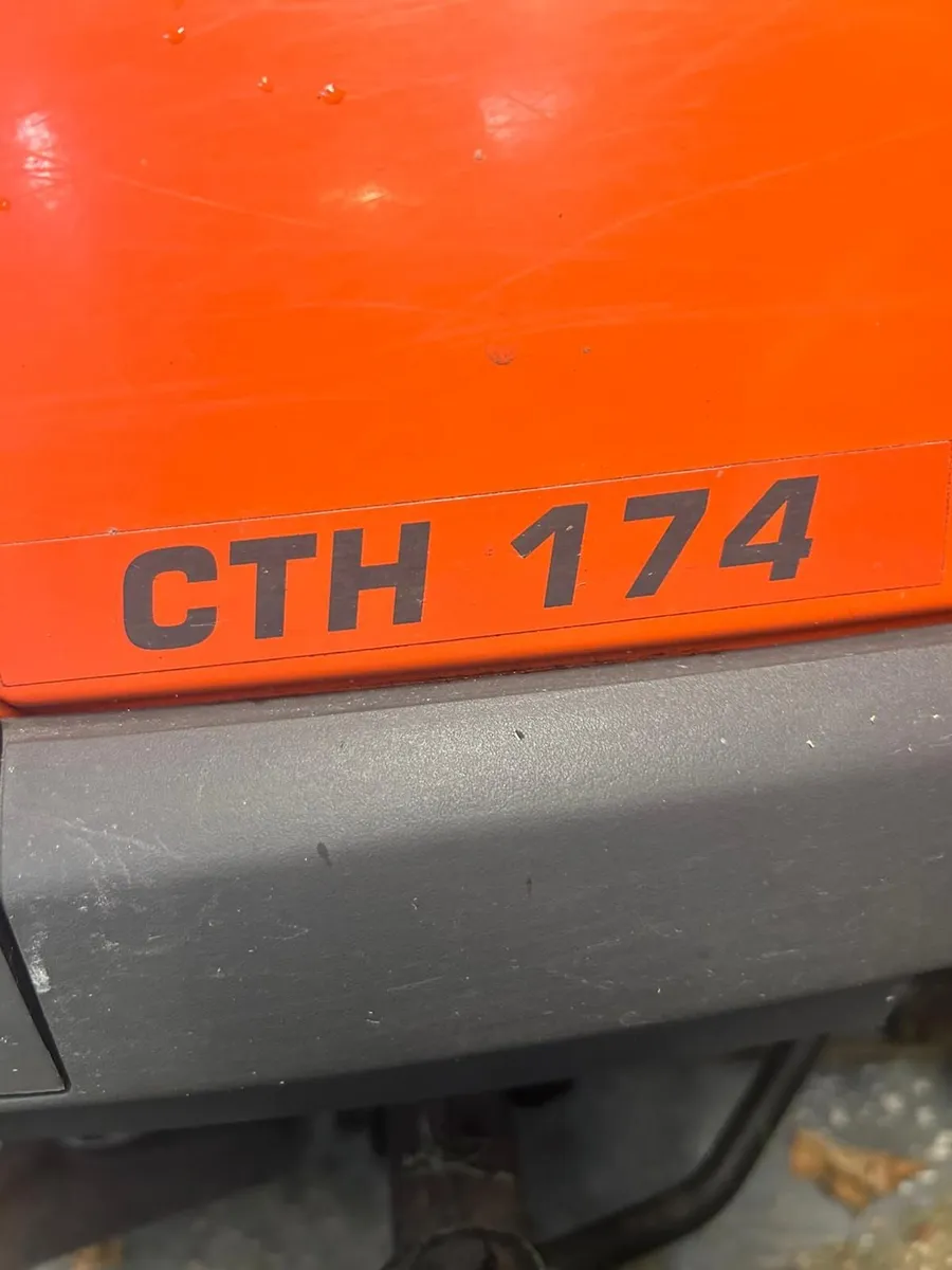 Husqvarna CTH 174 Ride on lawnmower. - Image 3