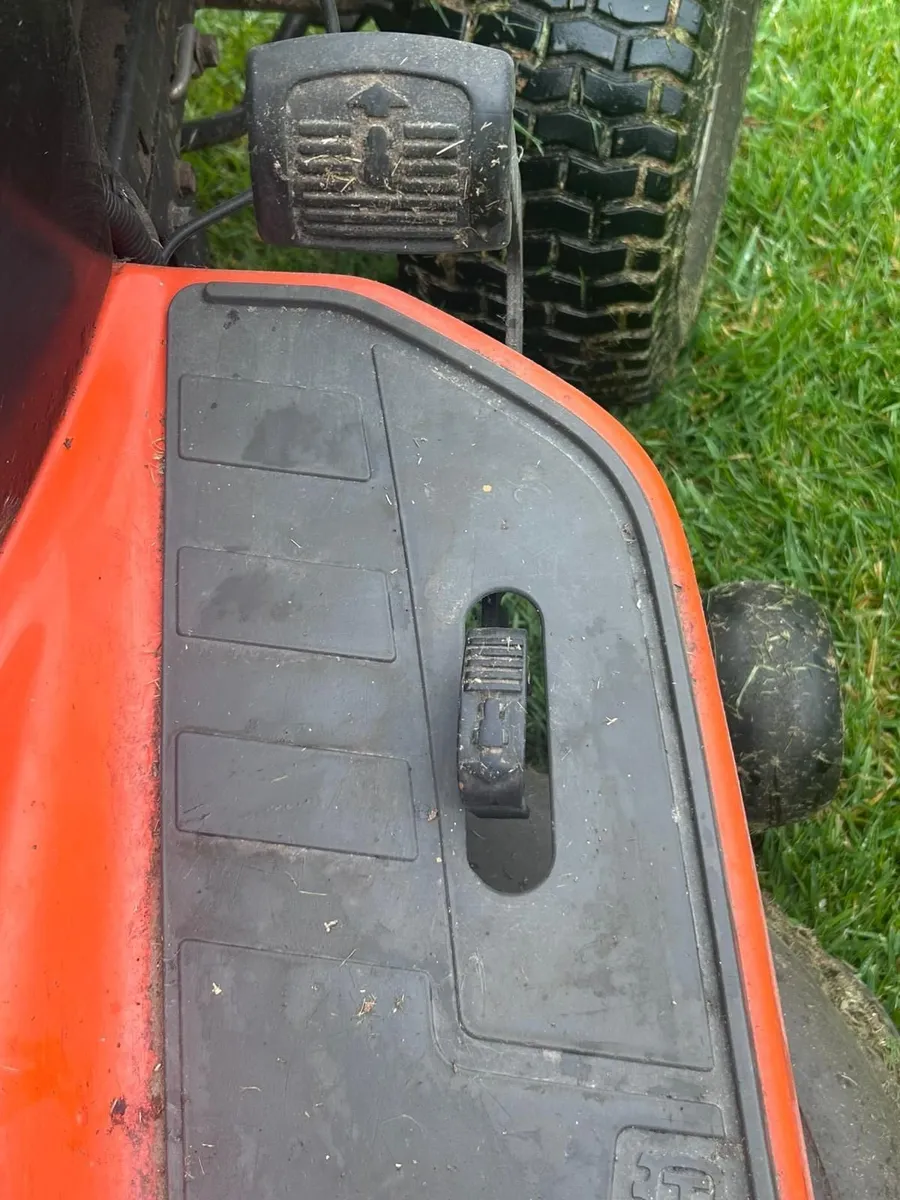 Husqvarna CTH 174 Ride on lawnmower. - Image 2