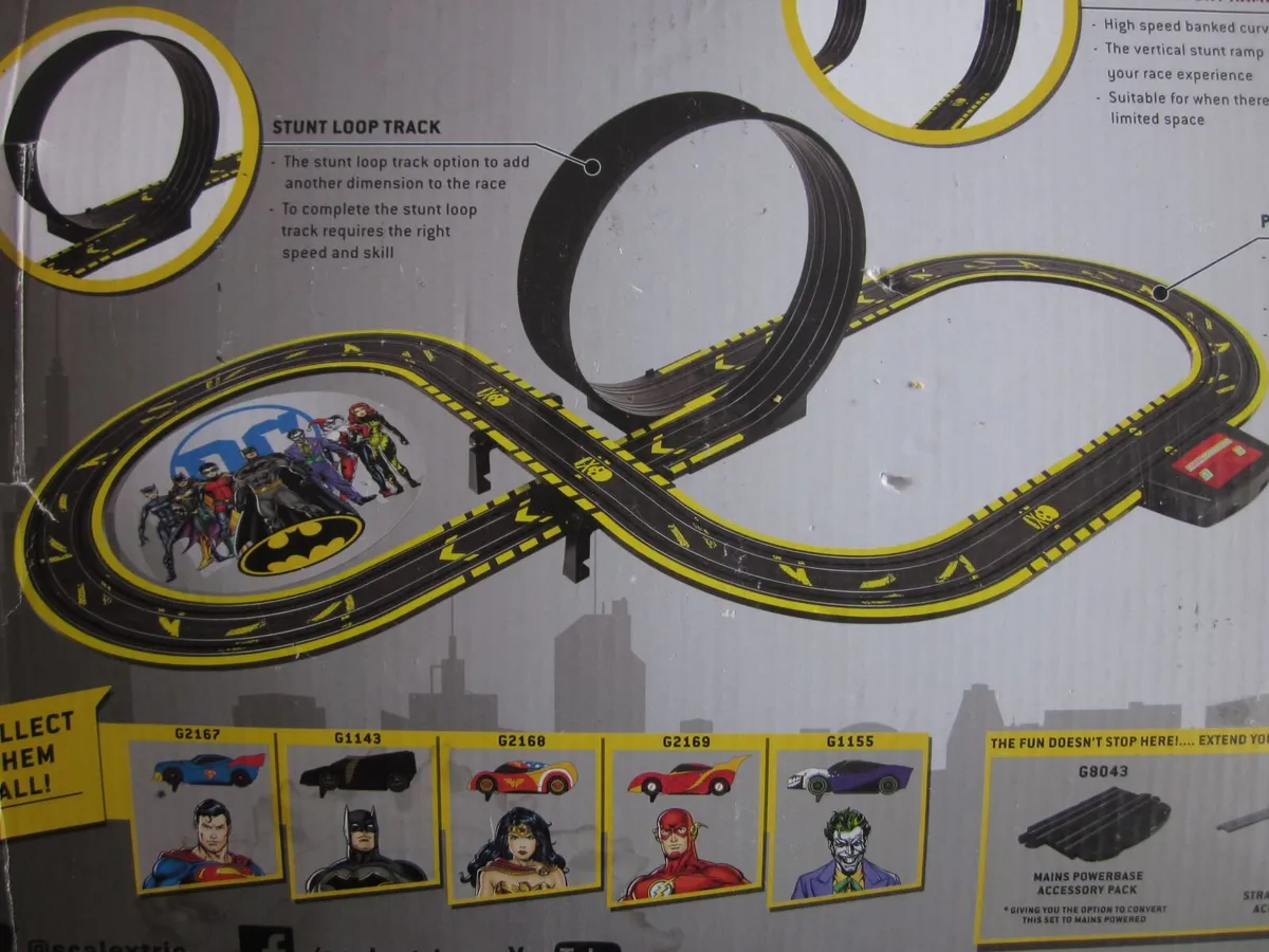 Micro Scalextric Batman Vs Joker Race Set - Image 3