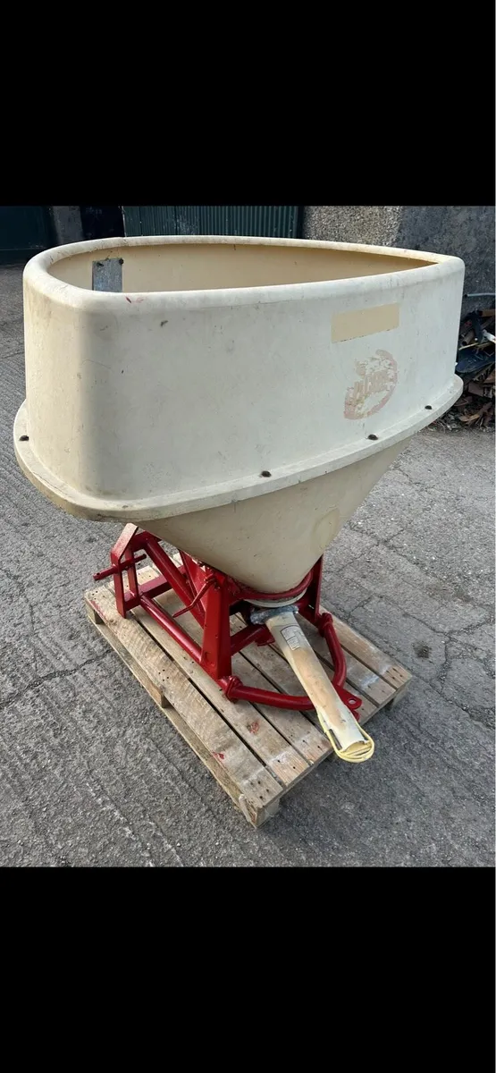 Vicon D Bin fertiliser sower - Image 4