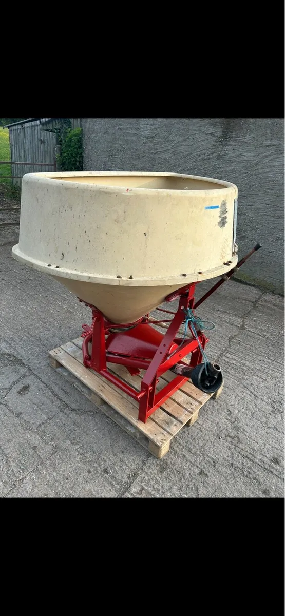 Vicon D Bin fertiliser sower - Image 2