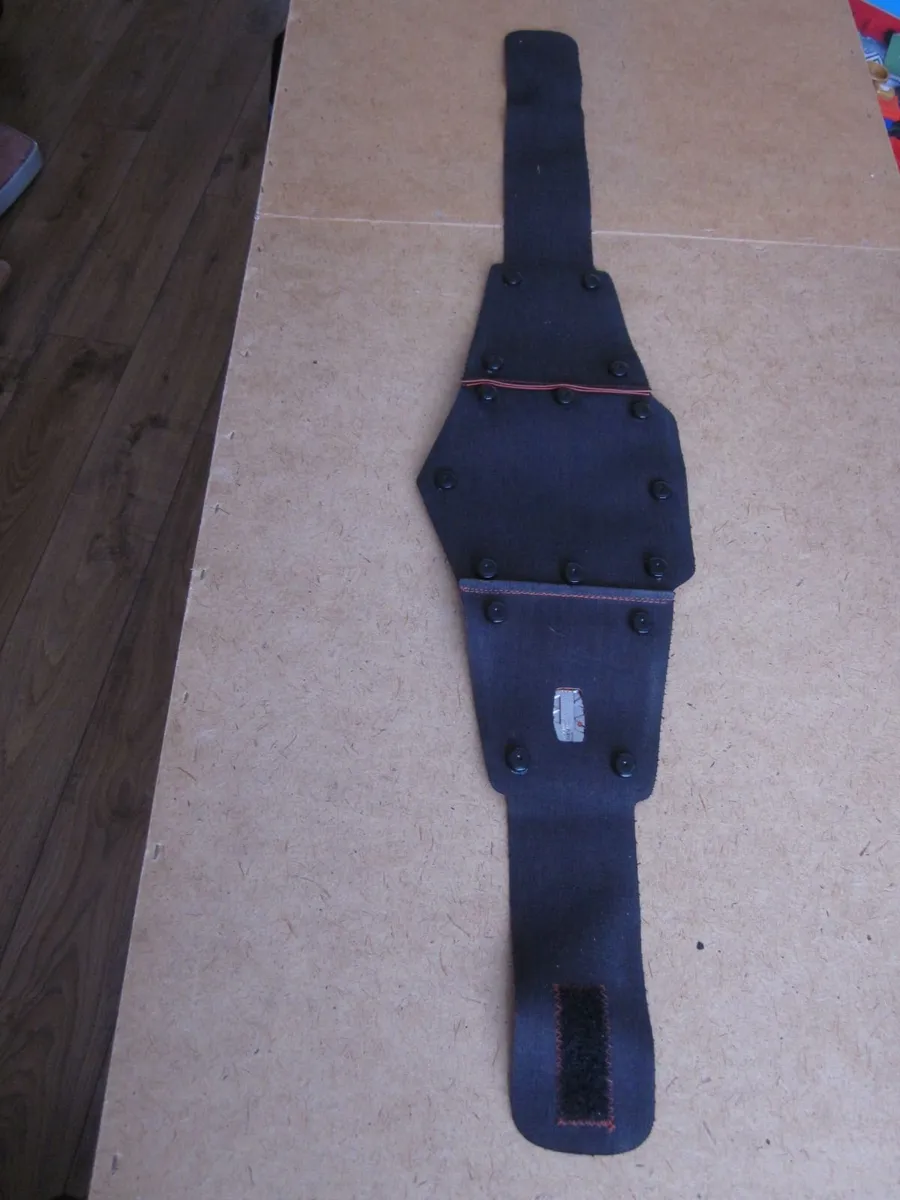 Mattel WWE Universal Champion Belt 2014 - Image 2