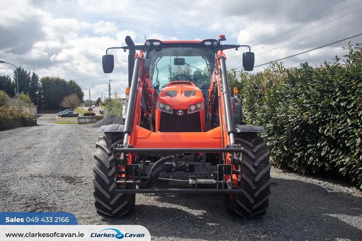Demo Kubota M6132 Tractor - Image 3