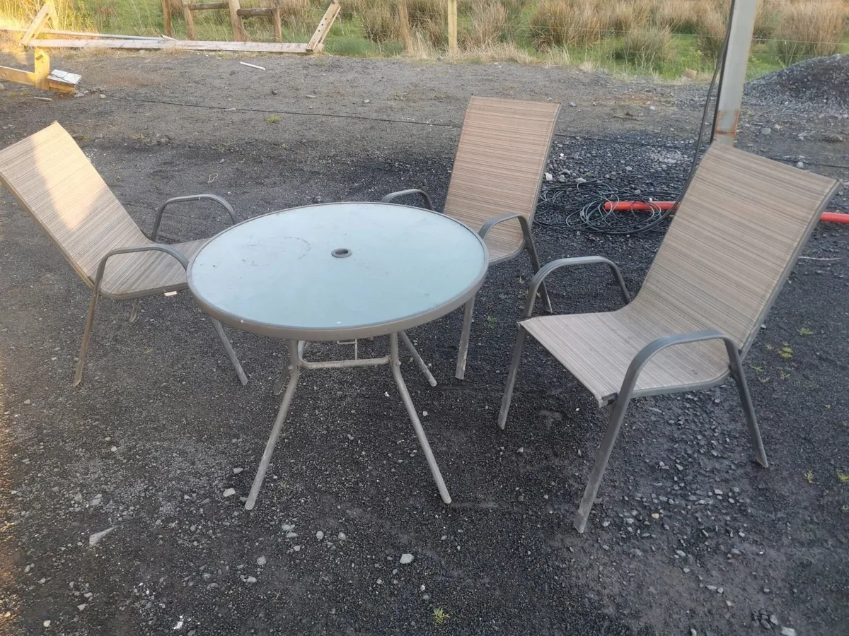Garden table and chairs - Image 2