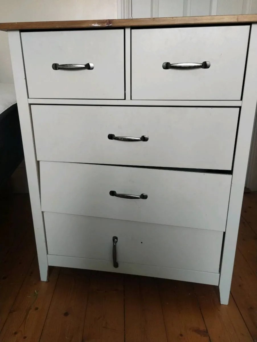 Chest of drawer for free