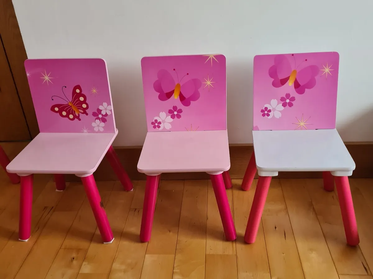 Kids wooden table and chairs - Image 1