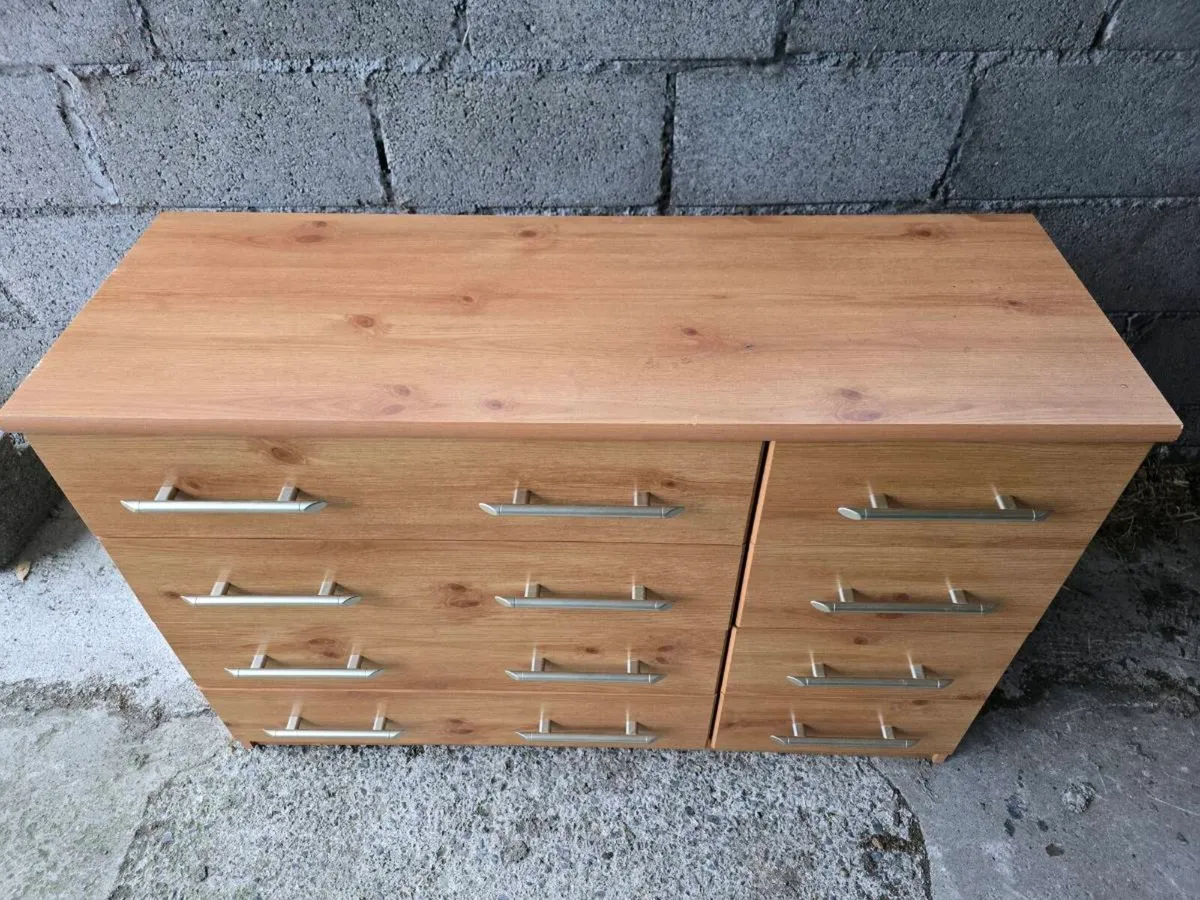 Drawer chest 6 great condition - Image 2