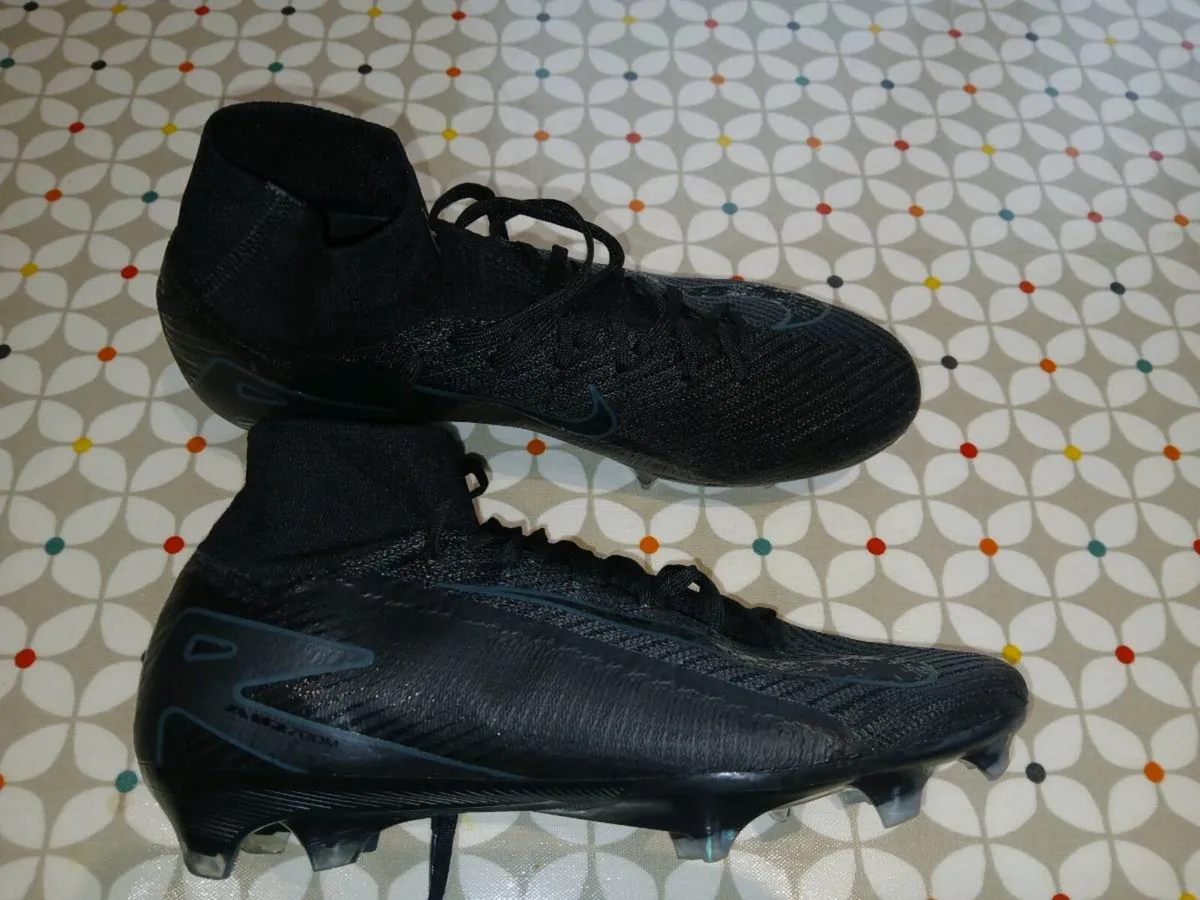 Football boots - Image 2