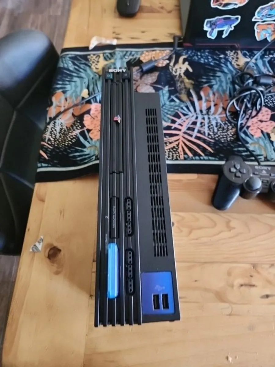 PlayStation 2 Fat Edition + Plus 13 PlayStation Ga - Image 2