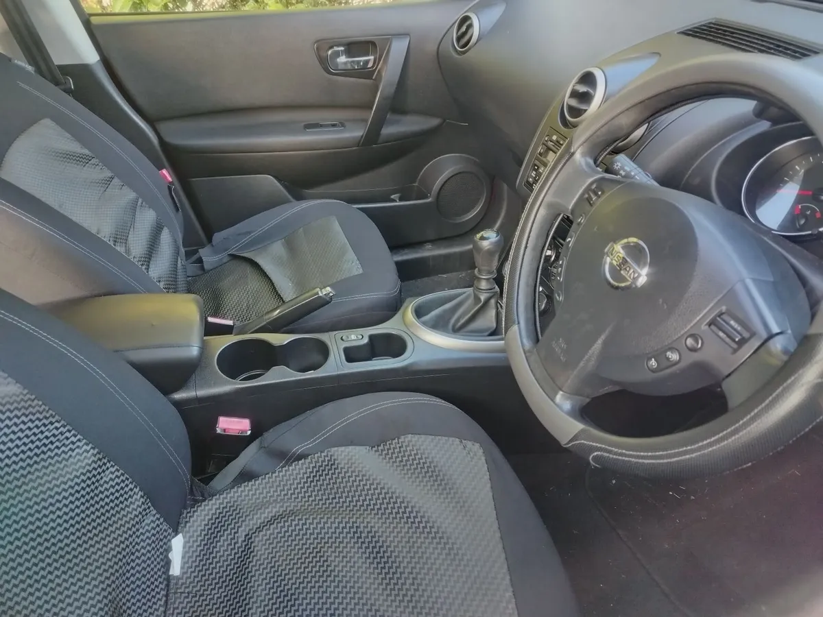 Nissan Qashqai 2011 - Image 2