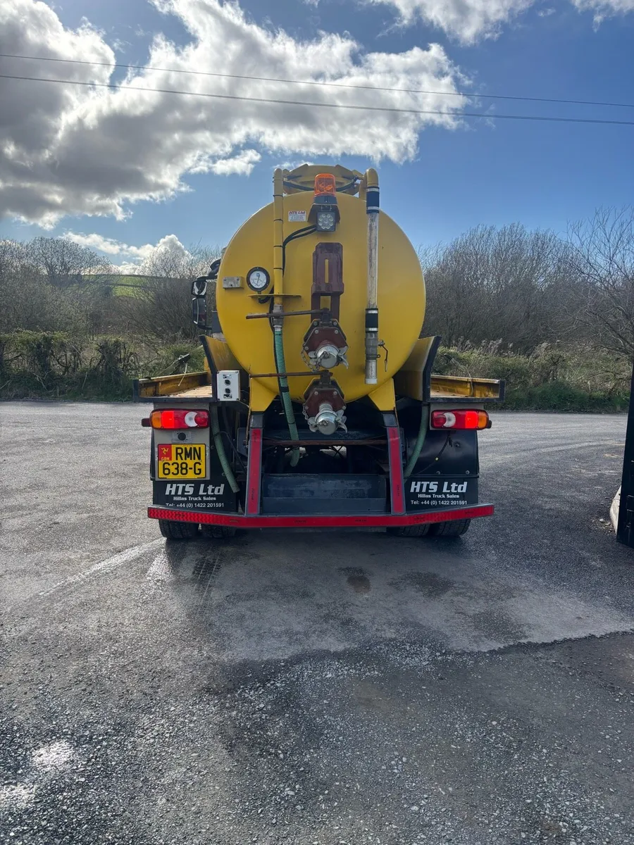 Iveco vacuum tanker - Image 2