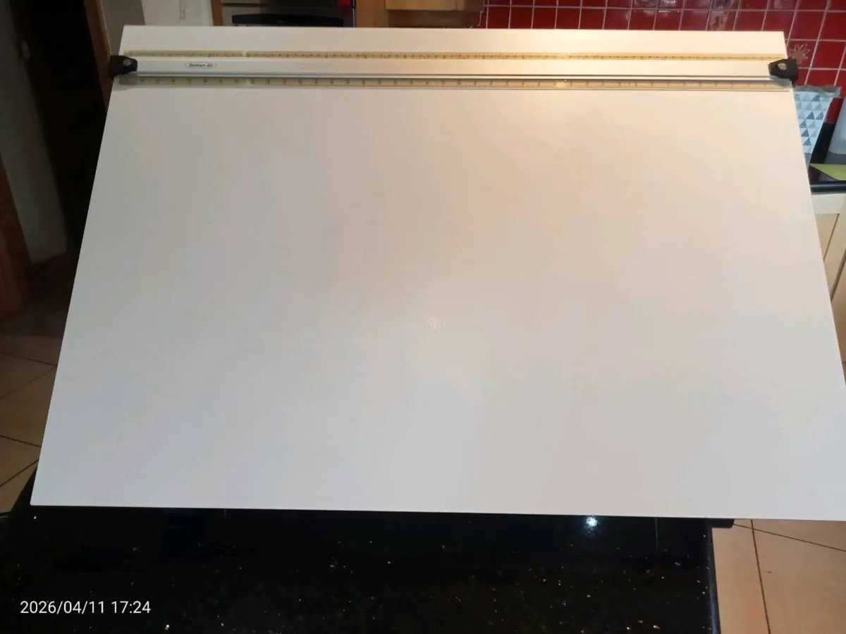 Bertram art drawing board - Image 1