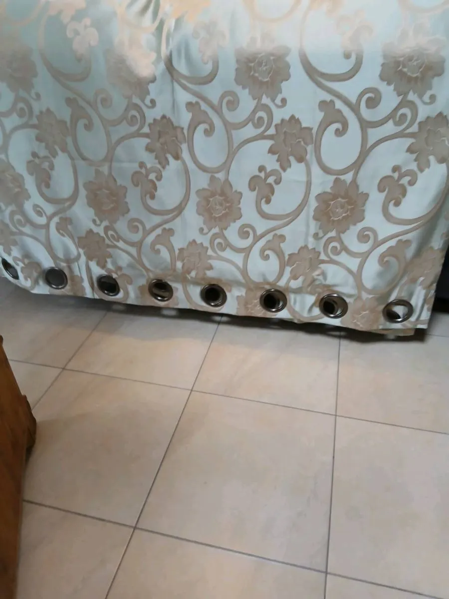 PAIR LINED CURTAINS - Image 1
